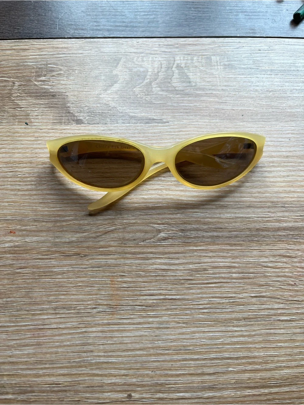 N/A stylish yellow